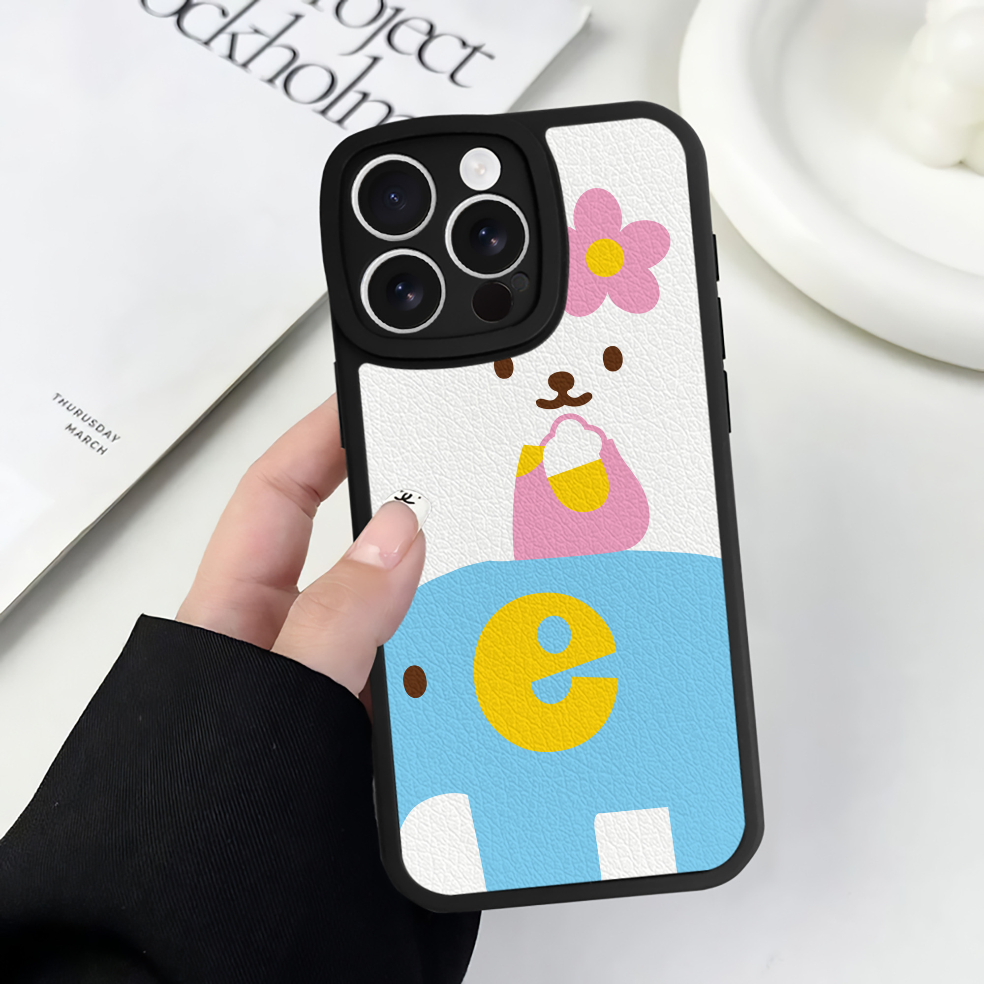 （画像用） Hello Kitty ハローキティ 【iPhone 16シリーズ対応】シリコンスマホケース（レザー調） 材質：シリコン